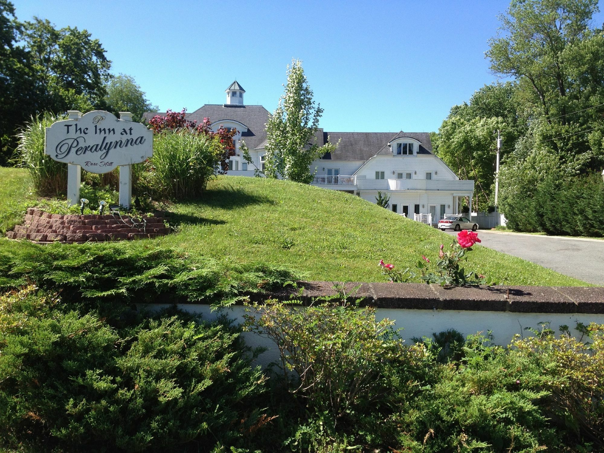 The Columbia Inn At Peralynna An Ascend Hotel Collection Bagian luar foto